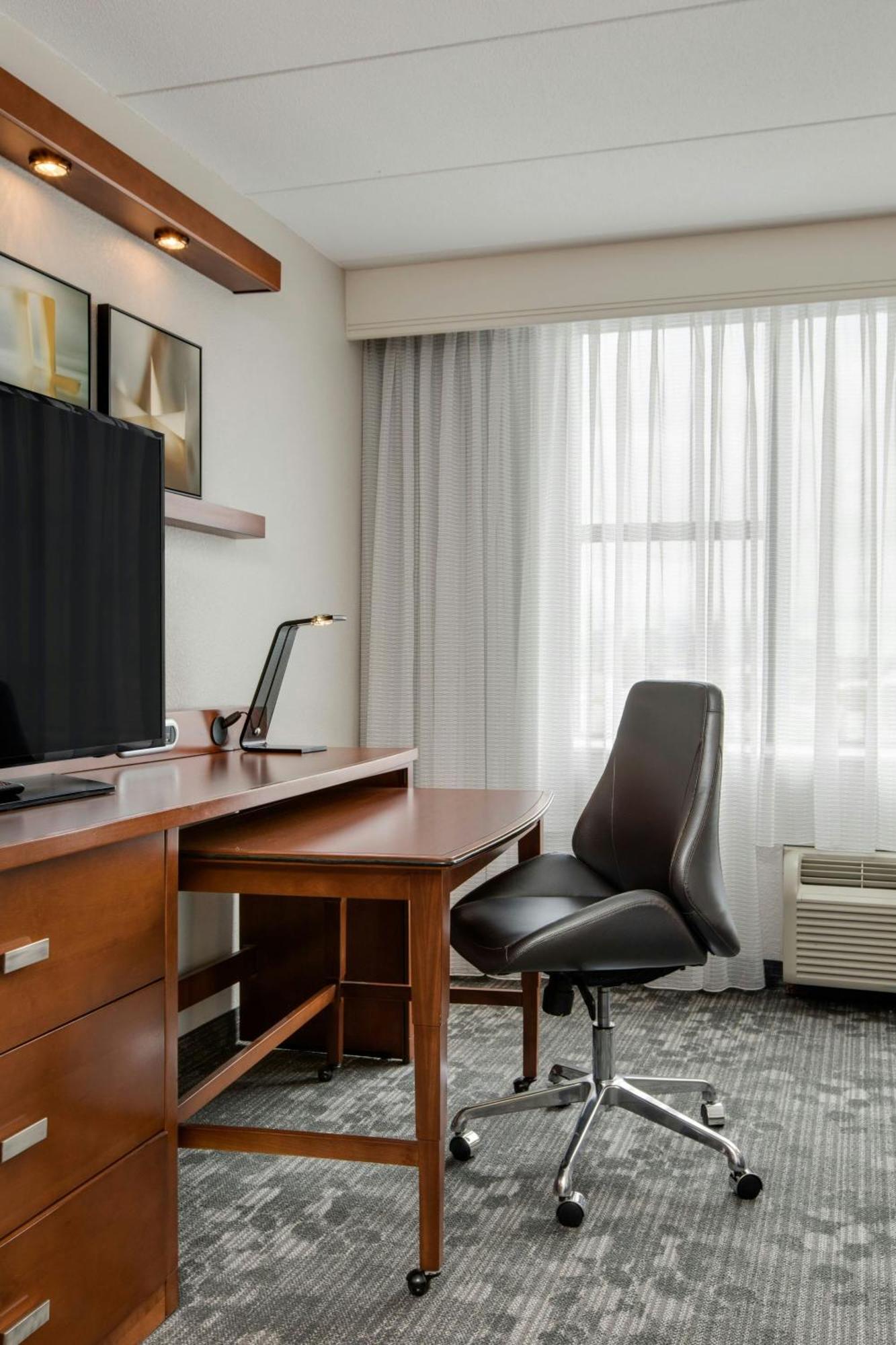 Courtyard By Marriott Boston Logan Airport Hotel Kültér fotó