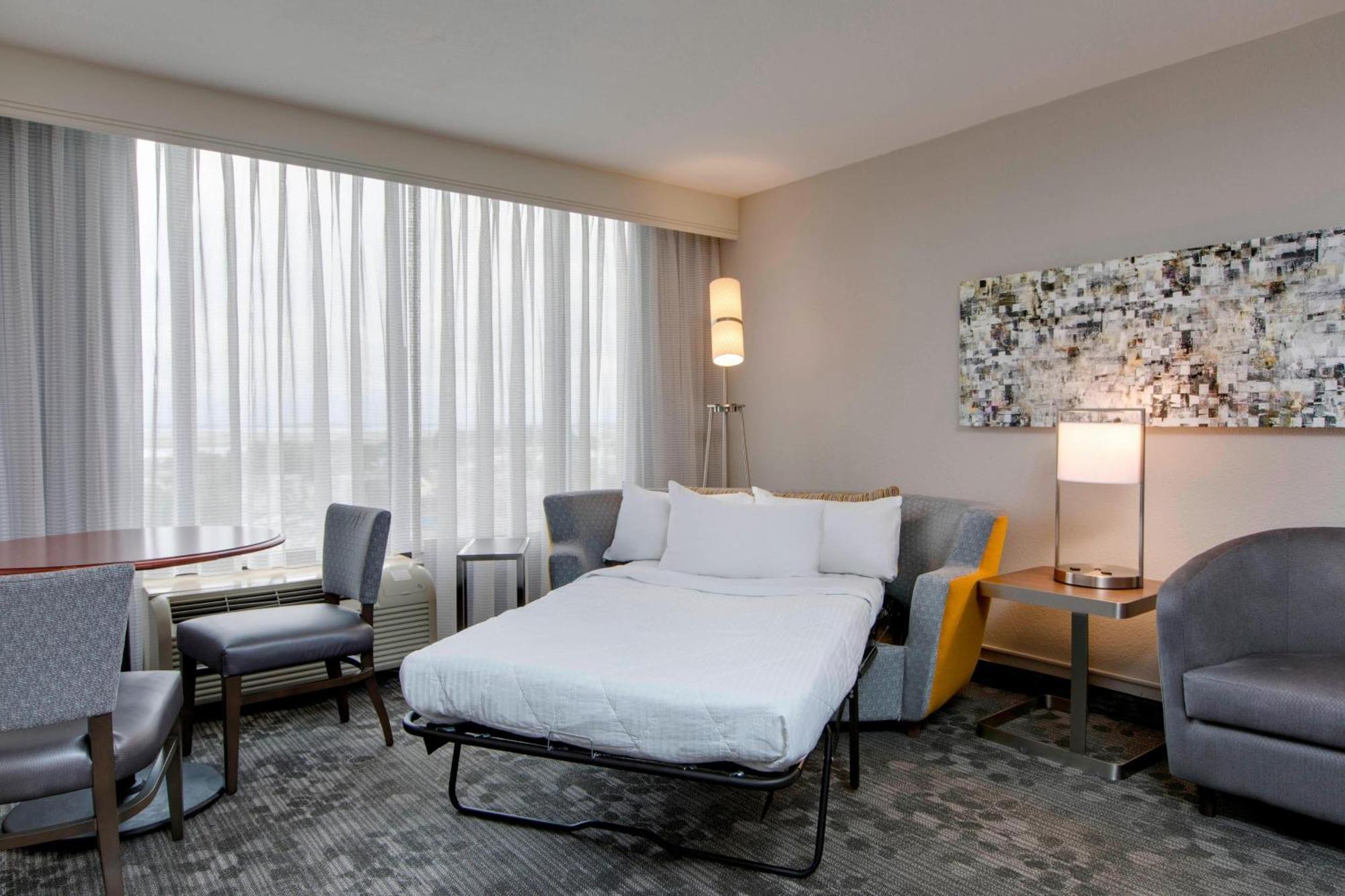 Courtyard By Marriott Boston Logan Airport Hotel Kültér fotó