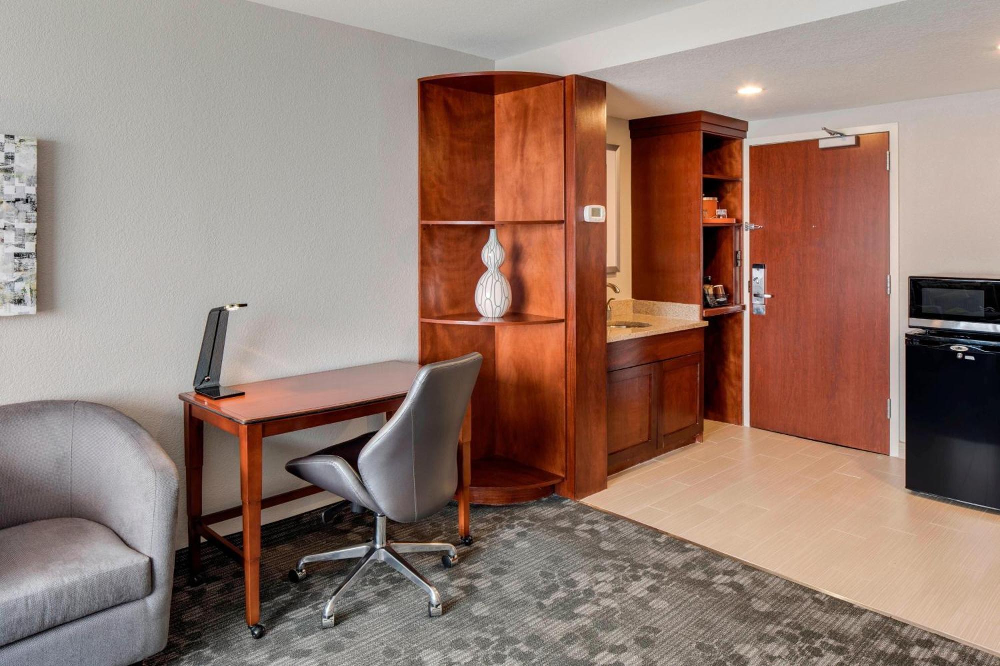 Courtyard By Marriott Boston Logan Airport Hotel Kültér fotó
