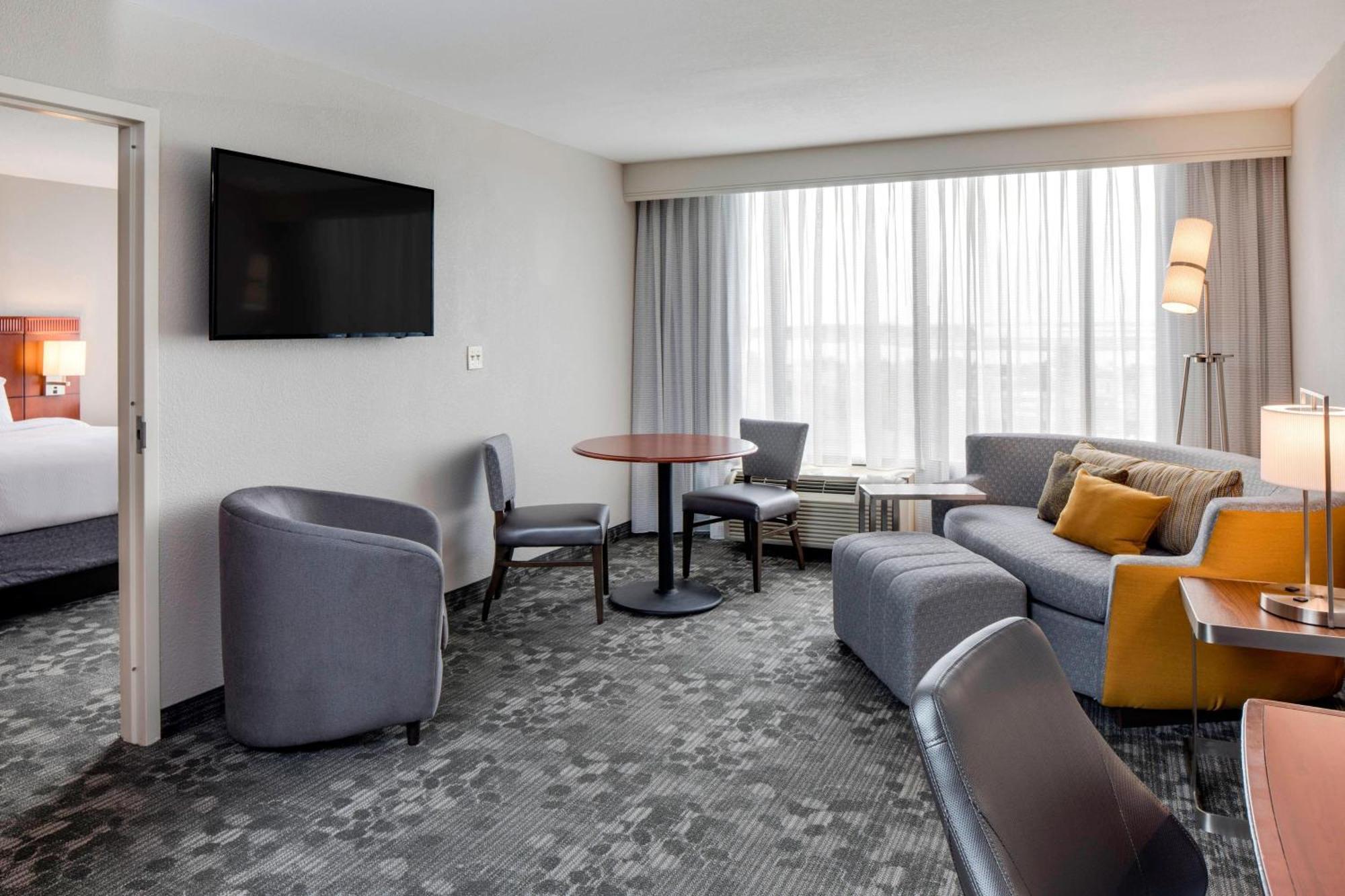 Courtyard By Marriott Boston Logan Airport Hotel Kültér fotó